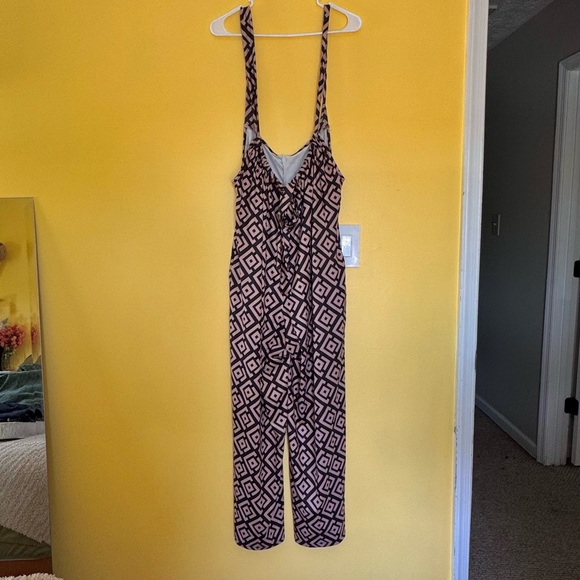 Geometric Patterned Women's Jumpsuit - Picture 2 of 3